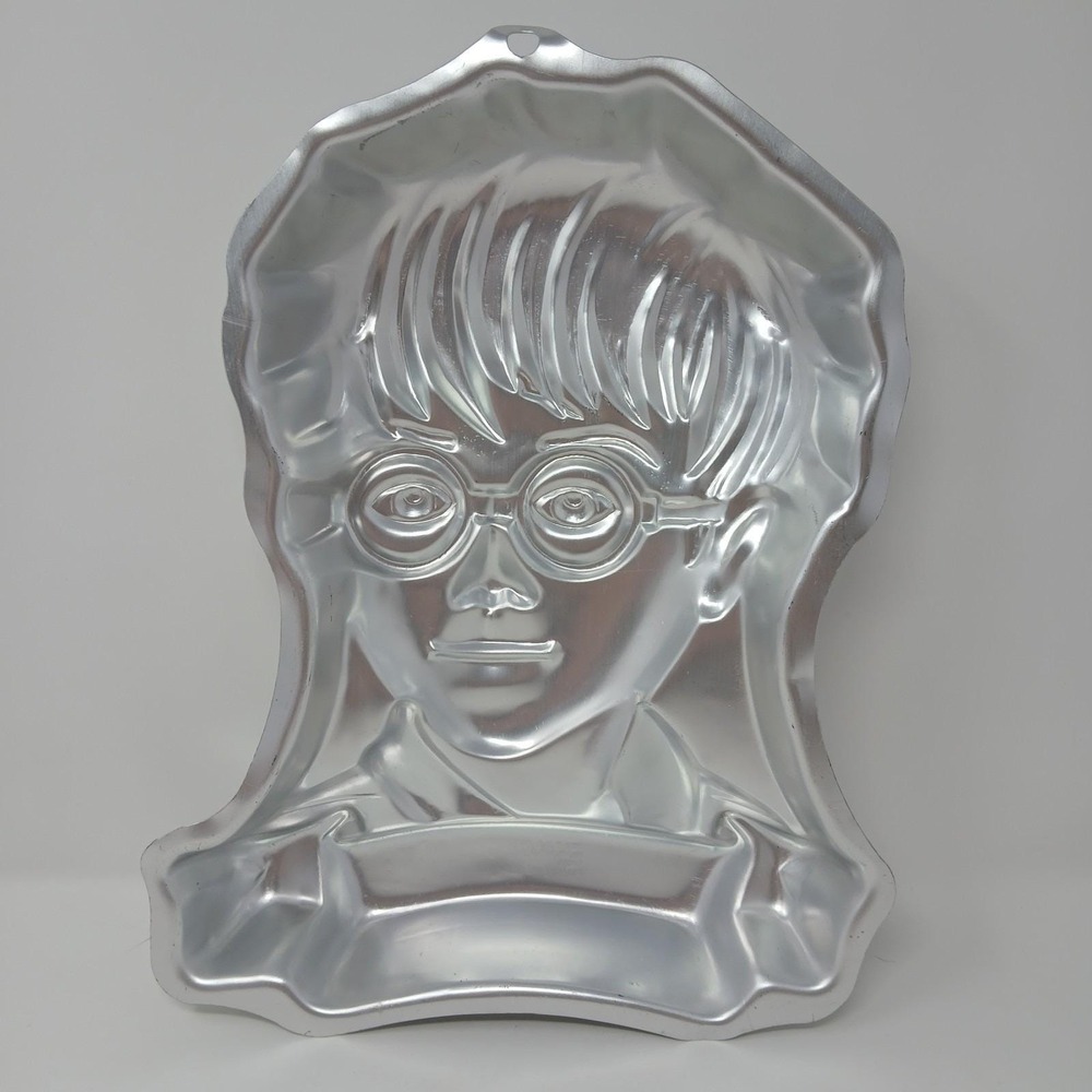 Vintage Wilton Harry Potter Bust Hogwarts Wizard Cake Pan Birthday 2105-5000 - Picture 2 of 7